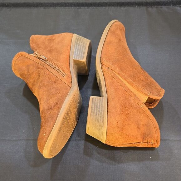 SO LOW BLOCK-HEEL SLIP-ON STYLE BOOTIE - Picture 4 of 15